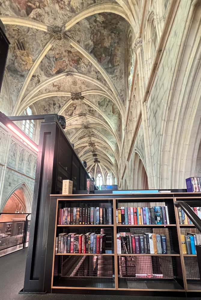Boekhandel Dominicanen Maastricht bookstore cathedral indie bookstores best bookstores unique bookstores most beautiful bookstores in the world
