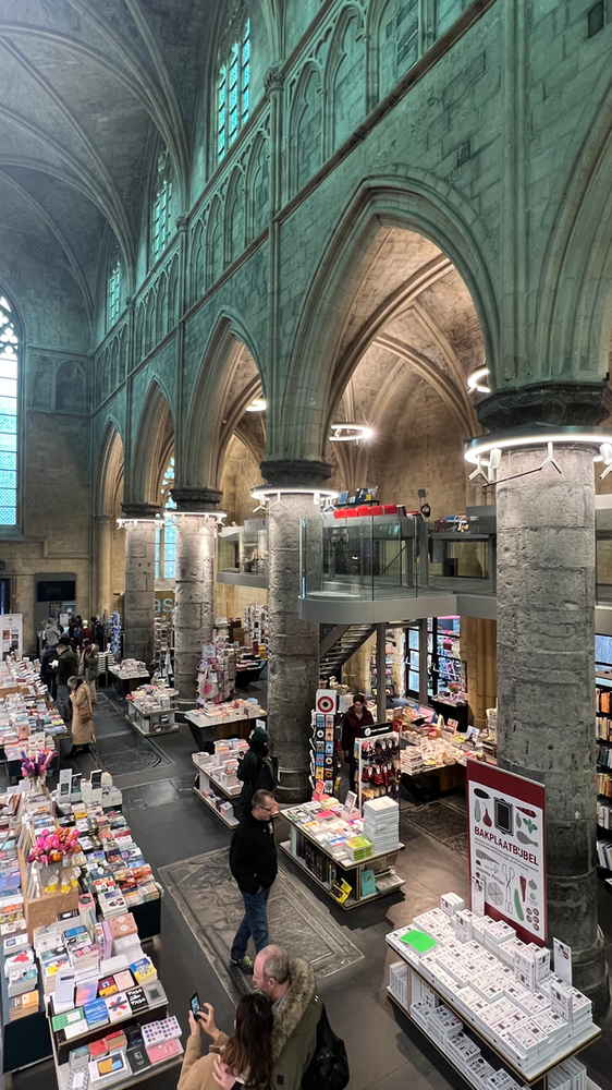 Boekhandel Dominicanen Maastricht bookstore cathedral indie bookstores what to do in Maastricht, day trip from Brussels, most beautiful bookstores in the world