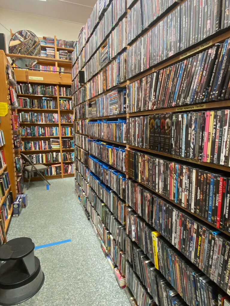 cool bookstores to visit on hawaii big island hilo big island book buyers