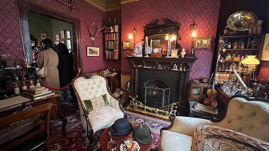 Sherlock Holmes Museum and shop London literary sites literary travel sir arthur conan doyle how to get to the sherlock holmes museum
