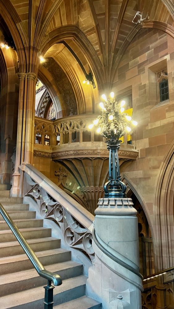 manchester hogwarts feel, manchester library harry potter, john rylands library harry potter