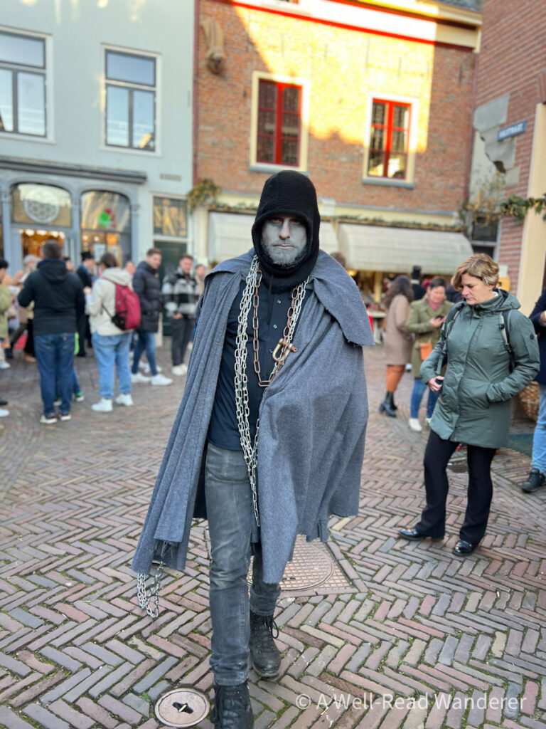 ghost of jacob marley wandering at dickens festijn